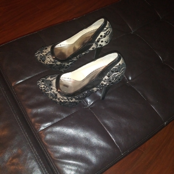 Shoes - Picture 6 of 6